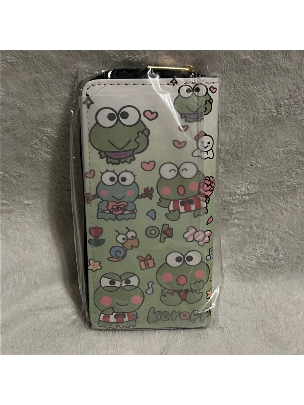 Kerokerokeroppi green/white ombré print zip wallet